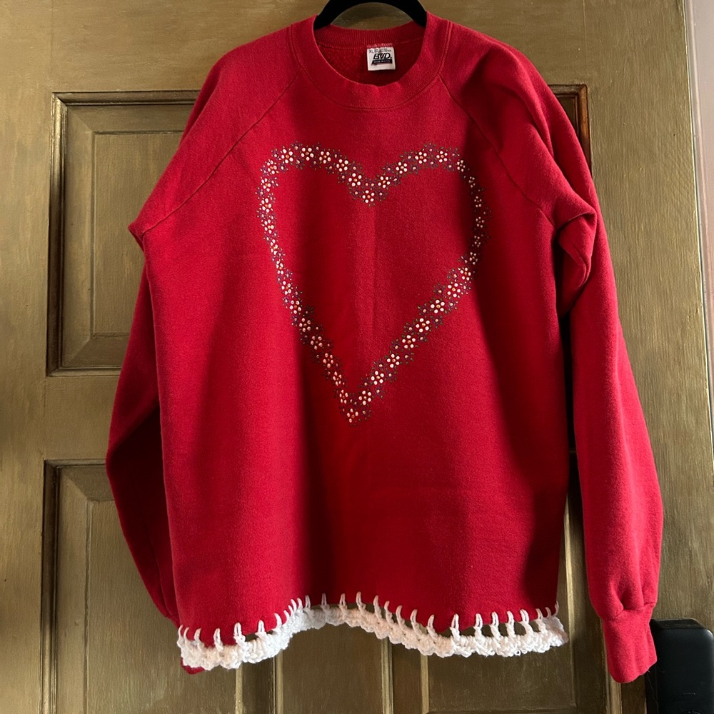 Crochet‎ trim vintage sweatshirt